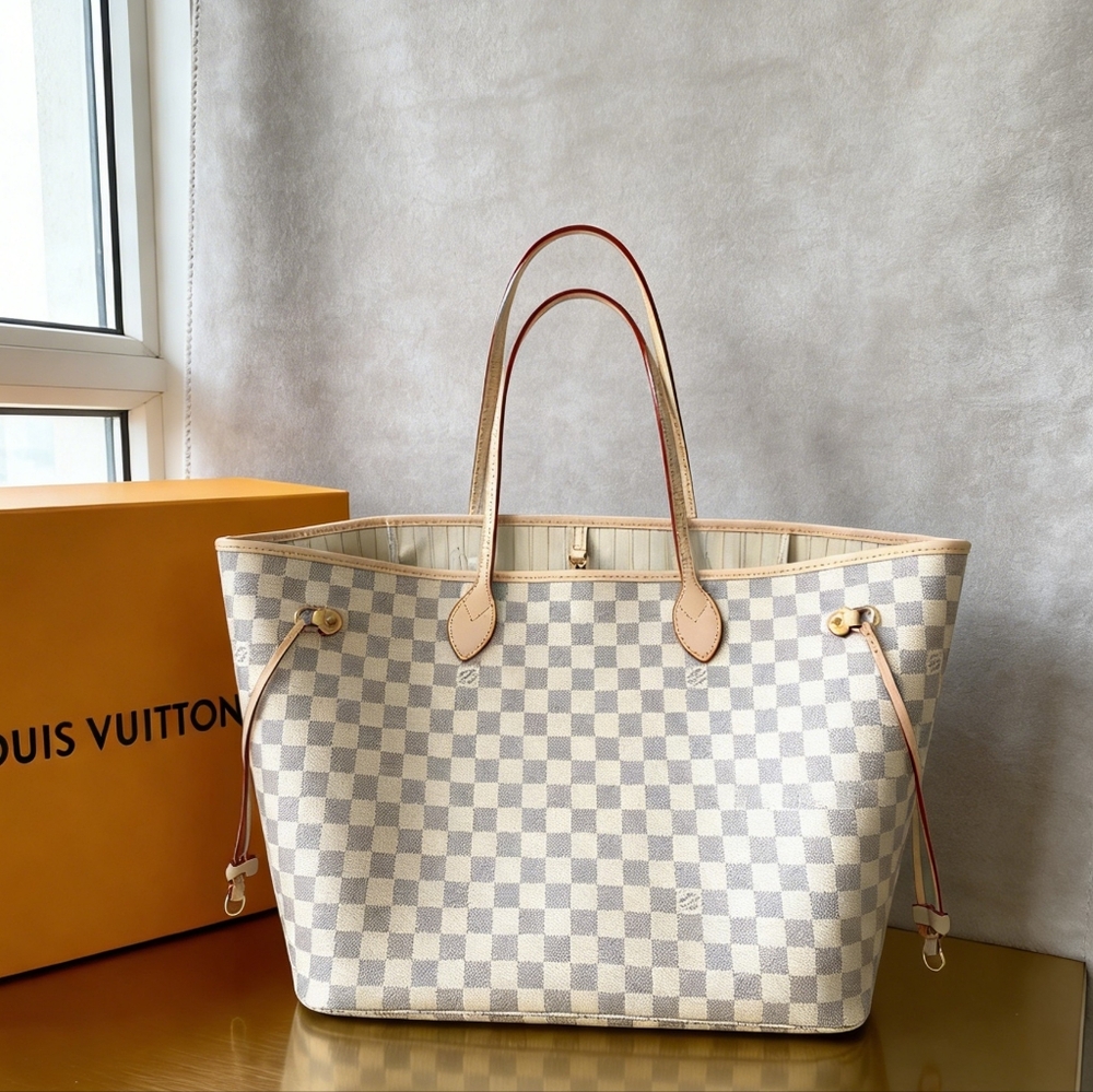 Louis Vuitton Neverfull Beige Lining Bag